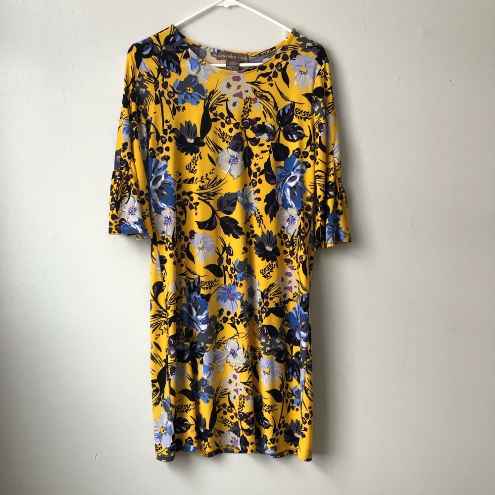 Alexandra + Oak Medium knee length dress🛍